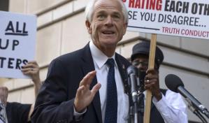 Exasesor de Trump es hallado culpable en caso relacionado con el asalto al Capitolio