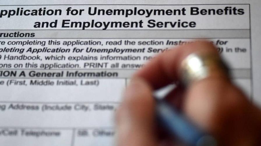 Baja a 216,000 la cifra semanal de solicitudes de subsidio por desempleo en EE.UU.