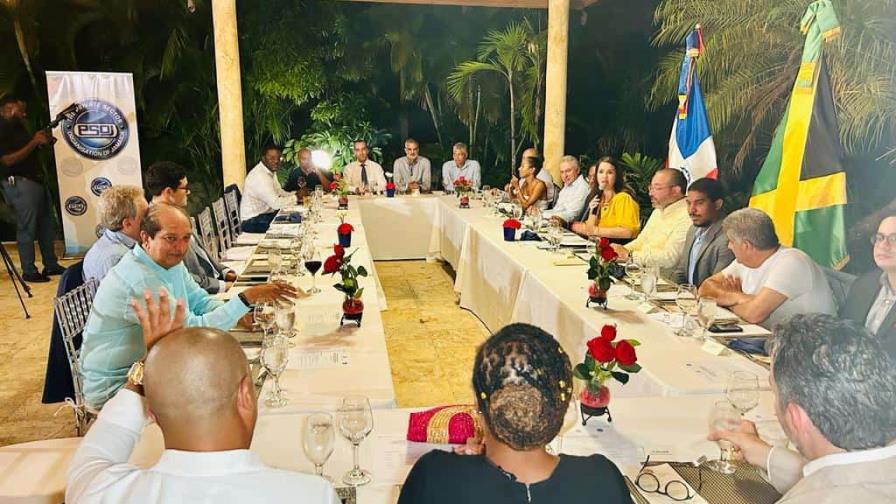 Embajada dominicana en Kingston celebra mesa redonda con empresarios de Jamaica