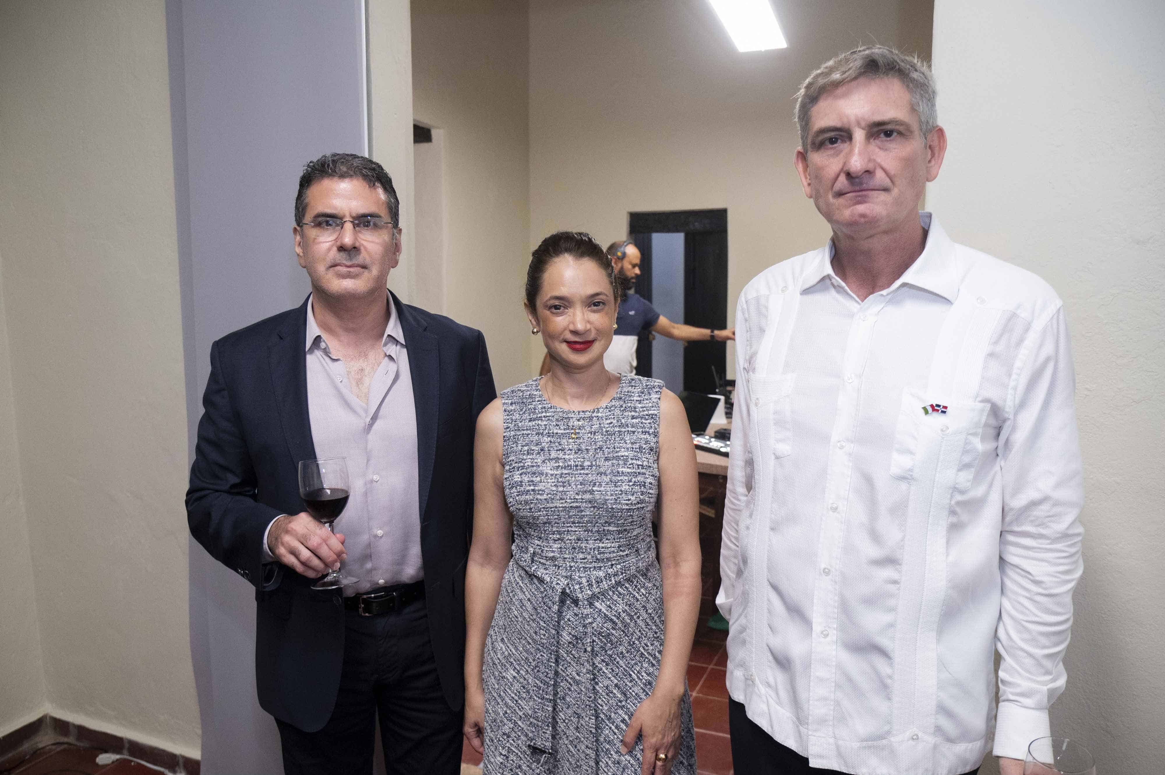 Fouad Mahfoud, Vilma Matos y Massimiliano Wax.