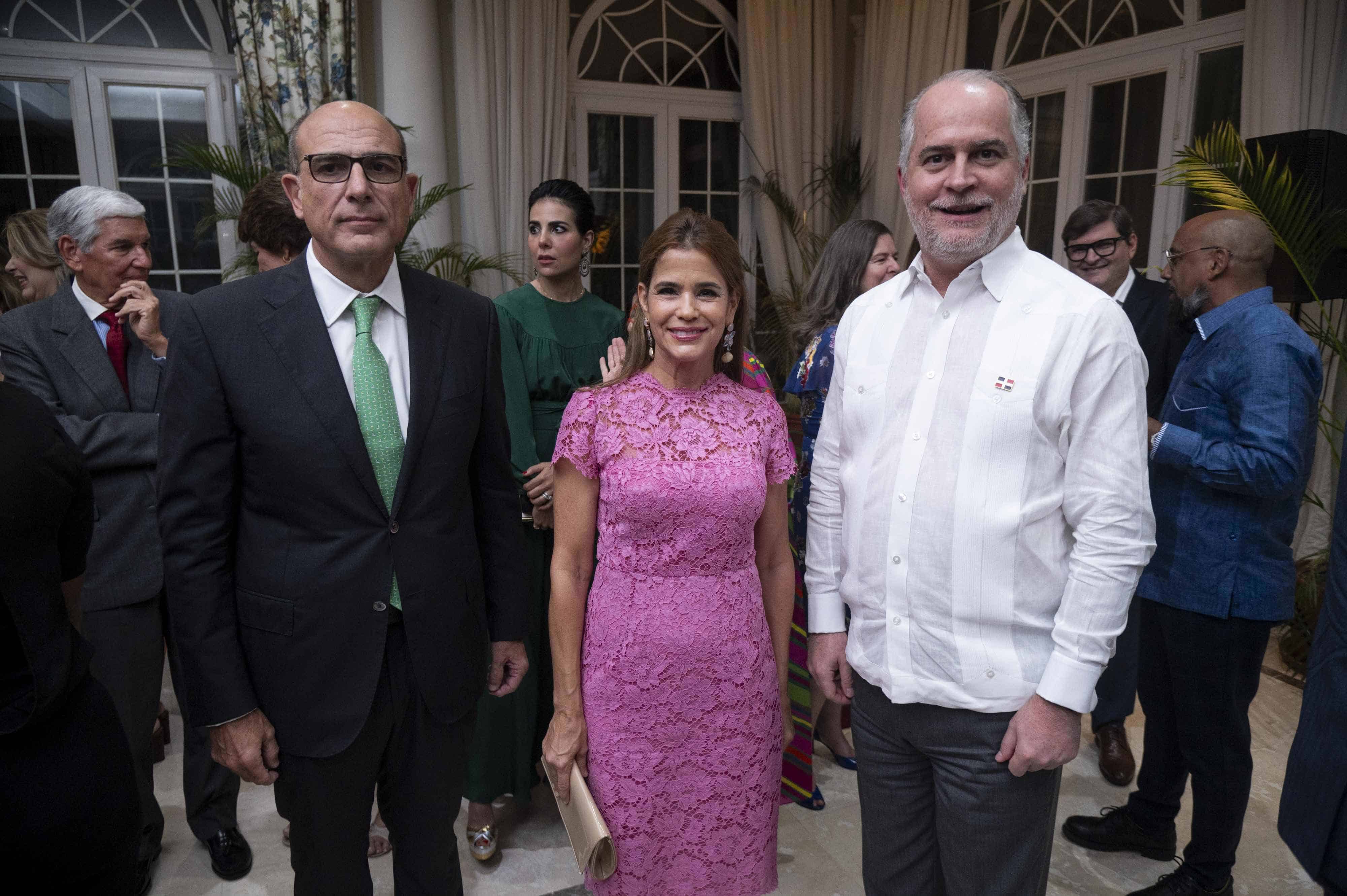 José Luis de Ramón, Claudia Cabral y Alejandro Fernández.