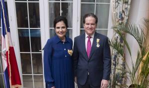 Embajada de España distingue a María Amalia León y Manuel Corripio