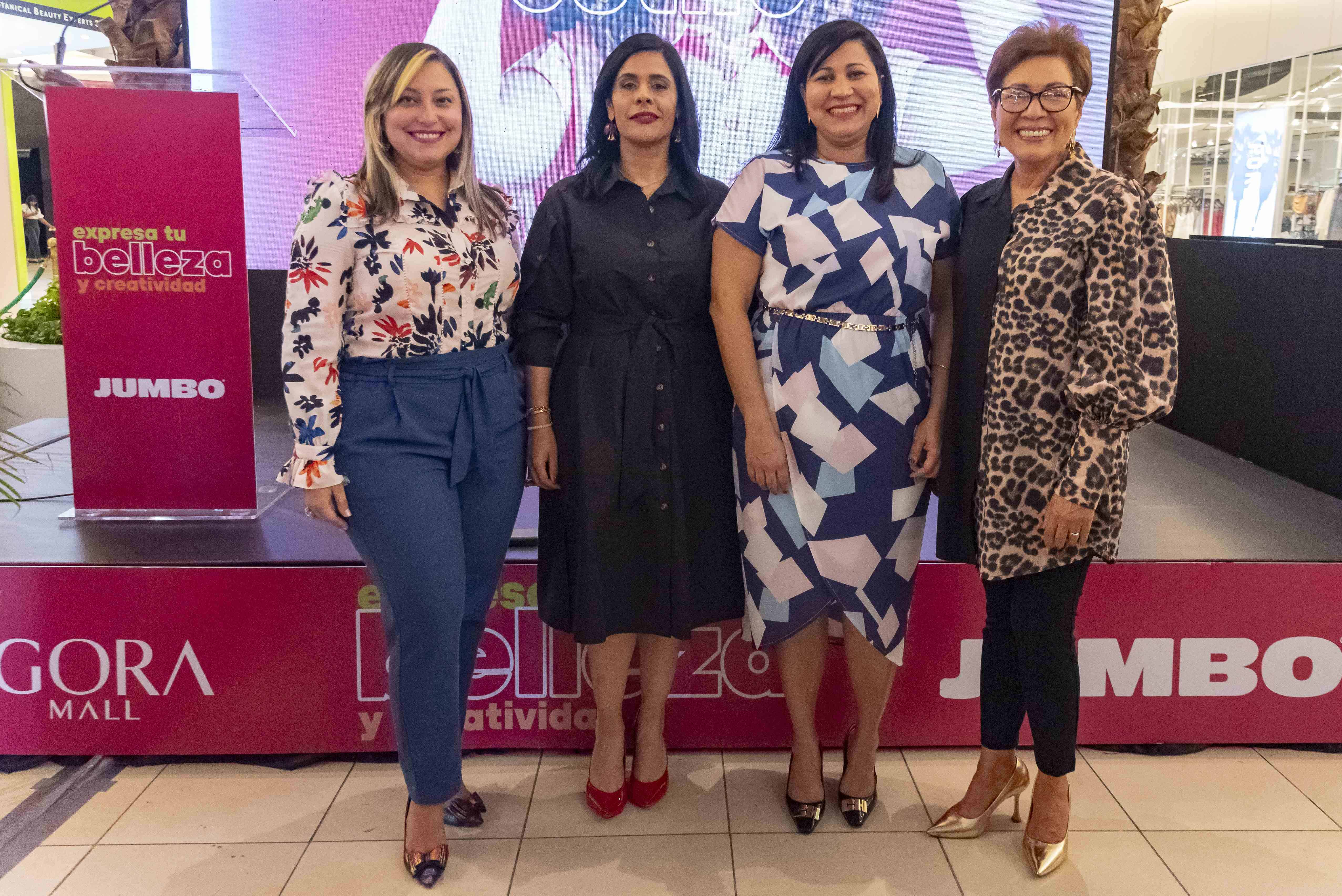Laura Tirado, Madelyn Martínez, Cony Taveras y Verónica Sosa.
