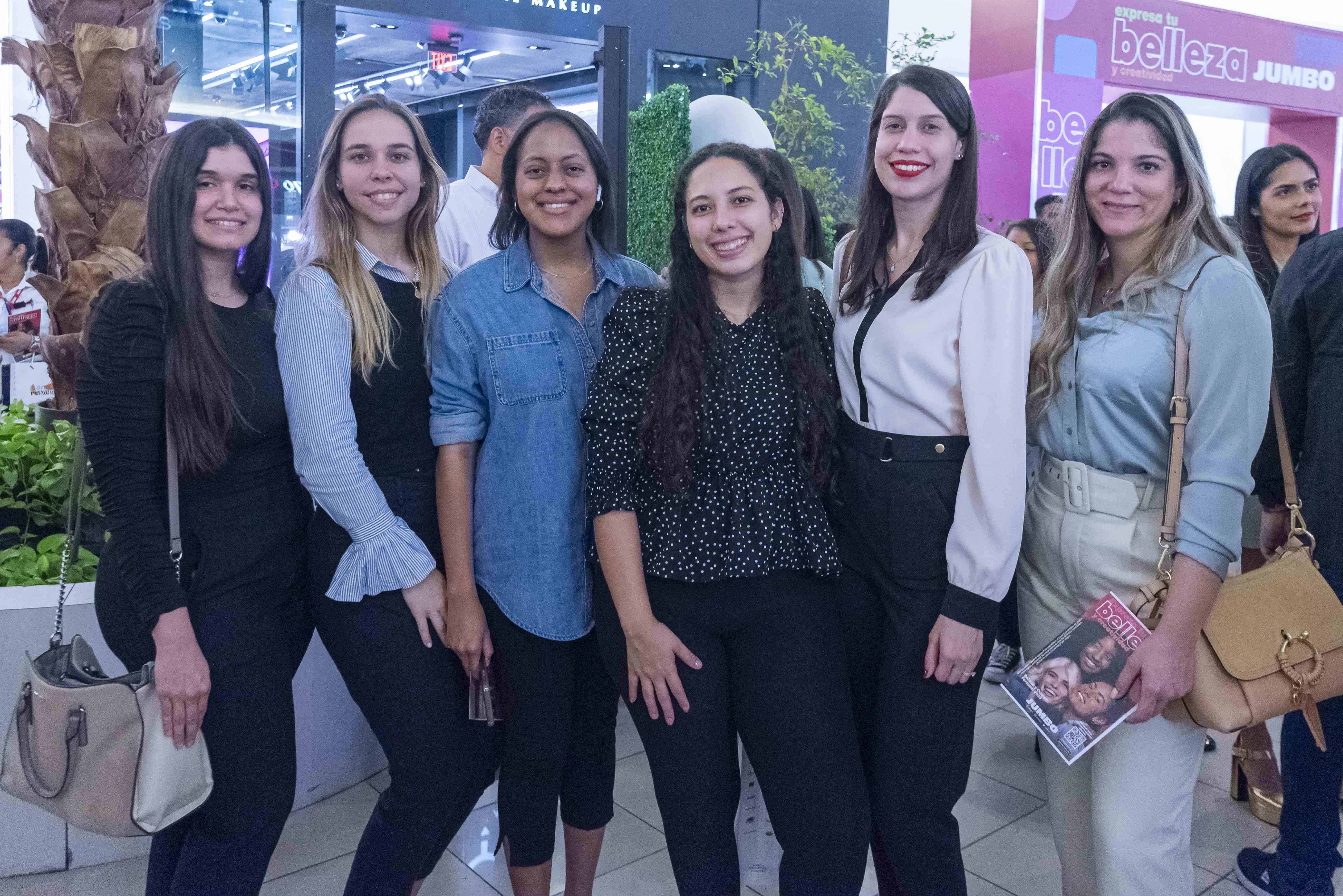 Pamela Castillo, Lauren Gerling, Nieves Concet, Luisa Bastardo, Michelle García y Julissa Almonte. 