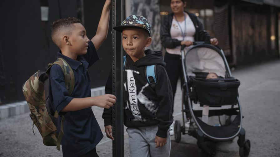 El arribo de gran número de niños migrantes pone a prueba a las escuelas de Nueva York