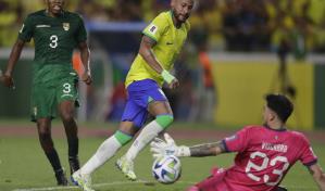Neymar anota doblete para superar a Pelé como el máximo artillero de la Canarinha