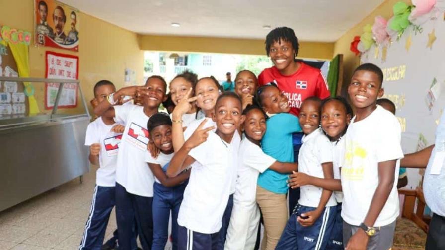 VIDEO | Escuela en Don Gregorio, donde estudió Marileidy Paulino será techada