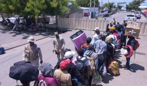 Haitianos siguen retornando a su país por frontera con Dajabón