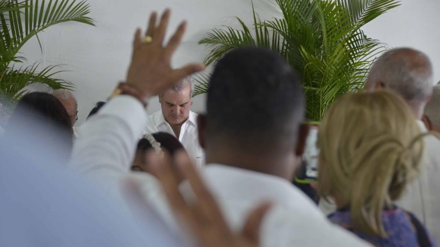 Presidente Abinader respalda vivienda para pastores evangélicos Presidente Abinader respalda vivienda para pastores evangélicos