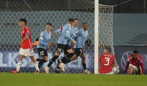 Bielsa llena de frescura a un Uruguay que inicia eliminatoria con triunfo 3-1 ante Chile