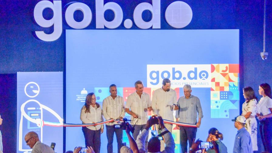 Presidente Luis Abinader inaugura Punto GOB en Santiago