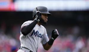 Bryan de la Cruz dispara jonrón y Marlins se imponen a Filis