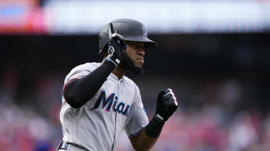 Bryan de la Cruz dispara jonrón y Marlins se imponen a Filis