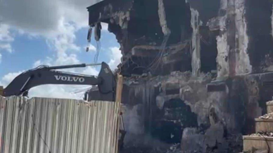 Siguen demoliendo edificios afectados por explosión en San Cristóbal