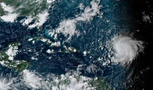 El huracán Lee causa fuertes marejadas en el norte de El Caribe