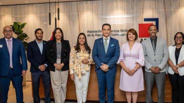 Gobierno de EE. UU. y la ABA capacitarán bancos en financiamiento de energías renovables