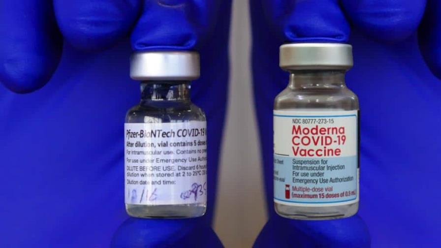 EE.UU. autoriza vacunas de Moderna y Pfizer contra las nuevas variantes del COVID-19