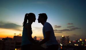 La mitad de estadounidenses fantasea con otra persona que no es su pareja