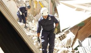 Bomberos españoles comienzan a abandonar Marruecos sin esperanza de hallar supervivientes