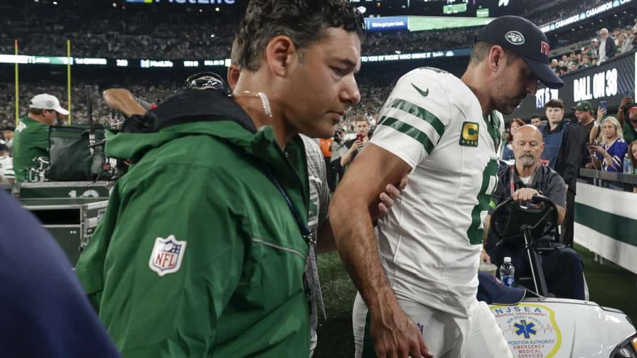 Jets pierden a Rodgers por lesión del tendón de Aquiles pero remontan para vencer a Bills