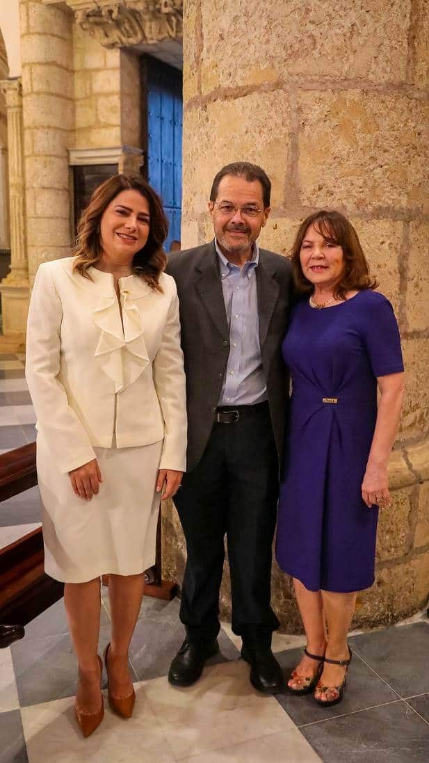 Mariel Isa, Manuel Cochón y Marina Pimentel.