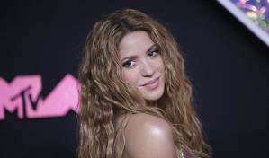 Shakira canta Loba y dedica a los latinos reconocimiento en los MTV VMAs