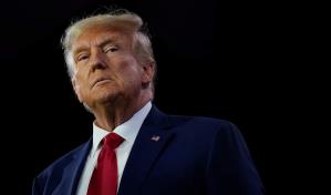 Trump pide a un tribunal en Georgia retirar la mayoría de cargos en su contra