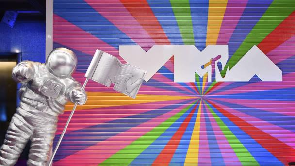 Los Premios MTV regresan con Taylor Swift, Karol G y Shakira