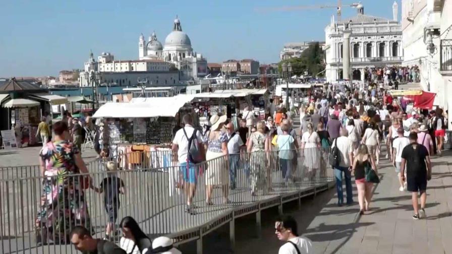 Llega peaje turístico para entrar en Venecia: ¿será suficiente para salvarla?