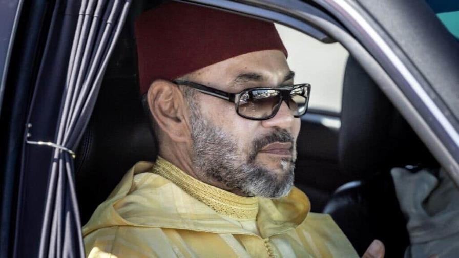 El rey Mohammed VI visita a los heridos en por el sismo en Marrakech