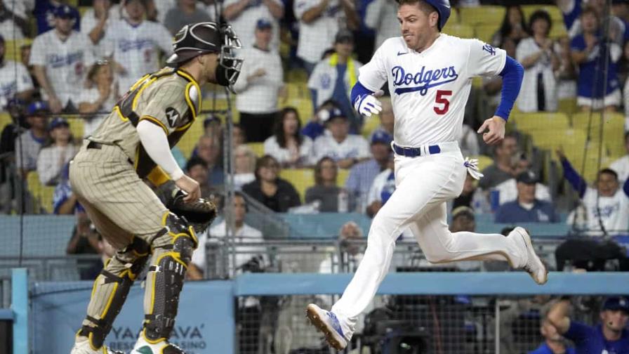 Freeman pega jonrón en su cumpleaños; Dodgers aplastan 11-2 a Padres