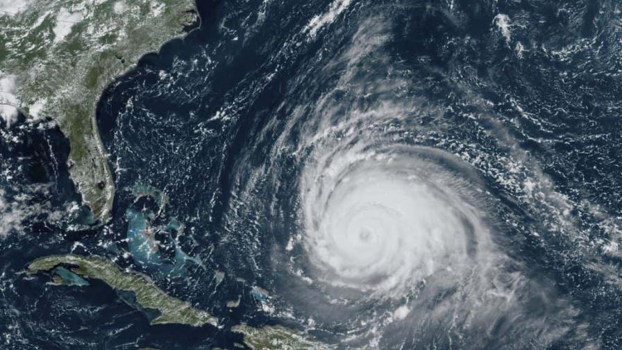 Lee avanza como huracán categoría 2 hacia costas de Nueva Inglaterra con fuertes marejadas