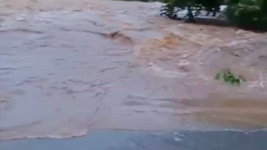 Lluvias desbordan río en El Seibo y dejan incomunicados a pobladores
