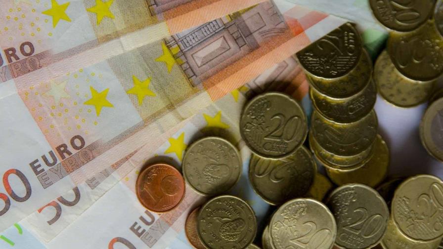 El euro sube hasta 1,0750 dólares tras la inflación de EEUU