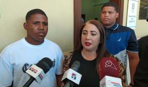 Directora de Guayabal se disculpa por agredir agente policial en destacamento