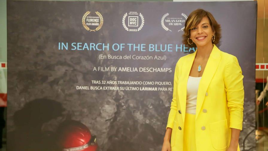 Amelia Deschamps estrena su documental "In Search Of The Blue Heart"