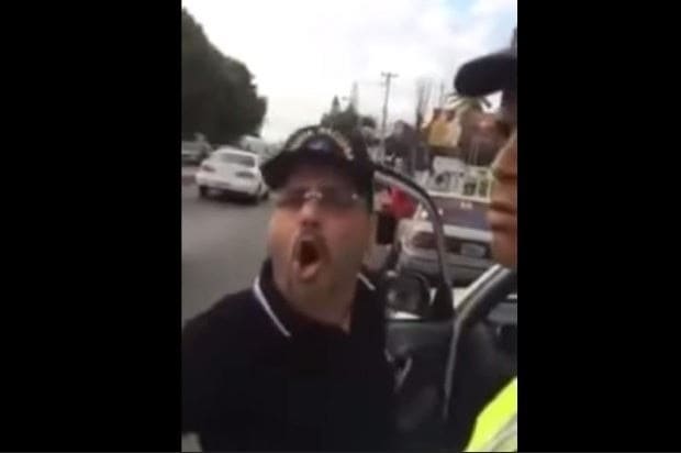 Villamán Fadul, quien es sobrino del exministro de Interior y Policía, Monchy Fadul, en el 2015 no solo agredió a manotazos y lesionó en un pie a uno de los agentes con su vehículo que detuvo su marcha, sino que igualmente lo amenazó con la popular frase: "usted no sabe con quién se mete" y llamó al policía 