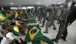 Simpatizantes de Bolsonaro que allanaron oficinas gubernamentales son sometidos a juicio