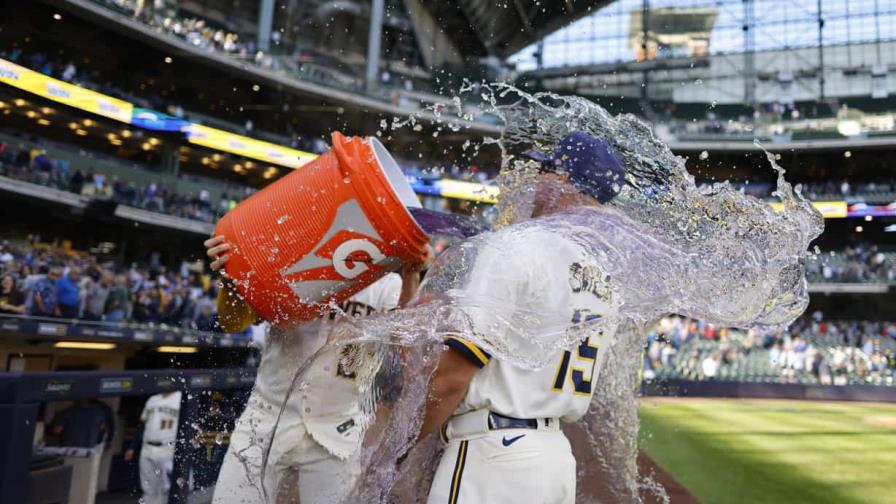 Taylor anota carrera decisiva y Cerveceros derrotan a Marlins