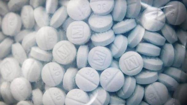 Muertes por fentanilo con estimulantes en EE.UU. pasaron de 235 a más de 34,000 en 10 años