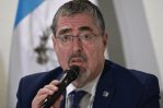 Presidente electo de Guatemala dice que revertirá decisiones absurdas de Giammattei