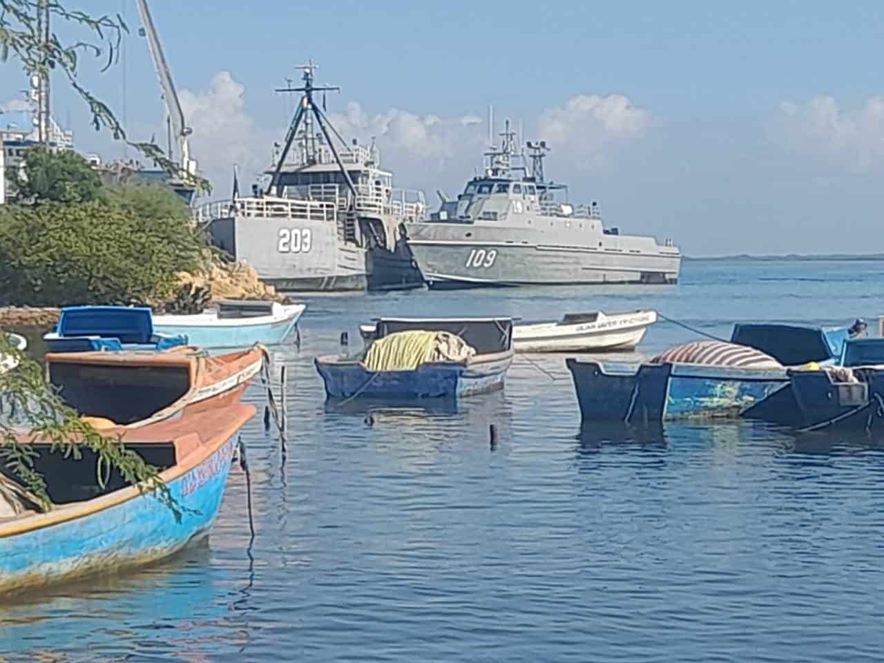 Unidades de la Armada ancladas en el área conocida como Punta Presidente, en Manzanillo, Montecristi.