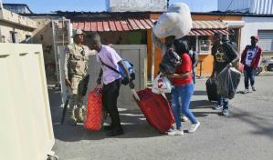 Haitianos retornan a su país de forma voluntaria ante posible cierre total de la frontera