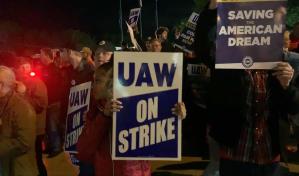 Sindicato del automóvil de EEUU inicia huelga en tres fábricas