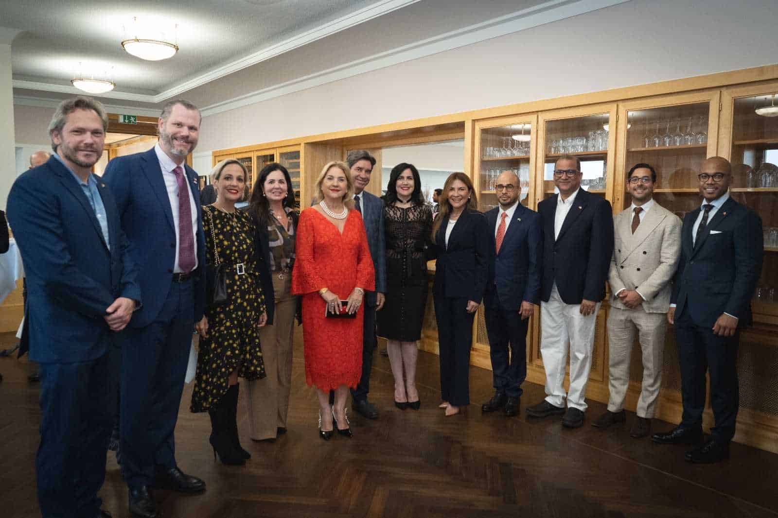 Delegación Dominicana que asiste a la Primera Semana  Dominicana en Alemania.