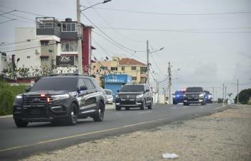 Presidente Luis Abinader regresa de Cuba