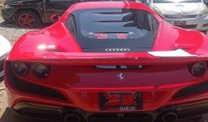 ¿A nombre de quién figuran los carros alta gama incautados en la Lincoln por manejo temerario?