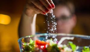 Un estudio reveló un importante dato sobre el consumo de sal