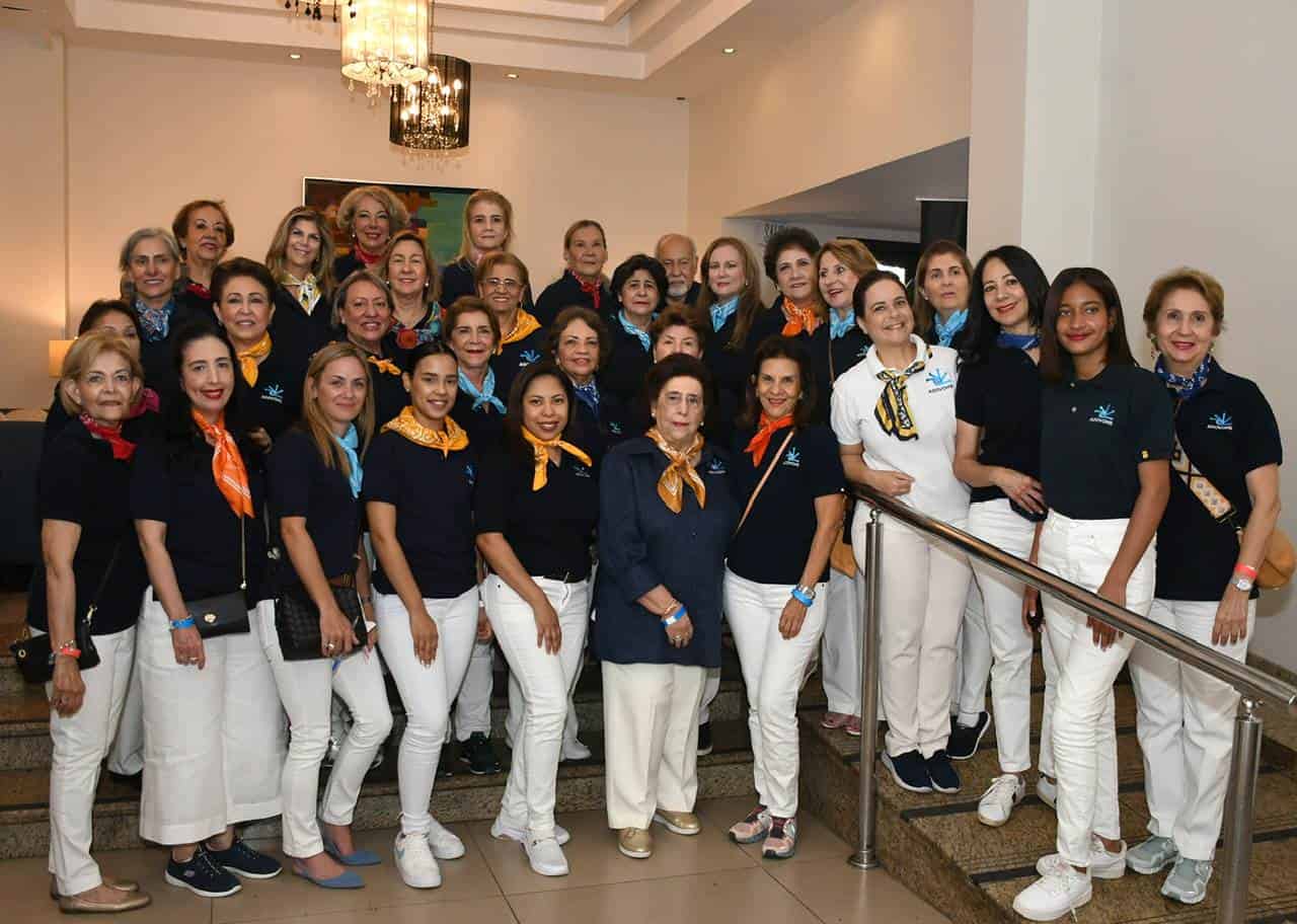 El equipo directivo de la ADOVOHS.