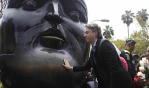 Medellín expresa su amor a Fernando Botero con un homenaje en su emblemática plaza
